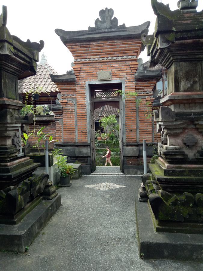 辛提亚寄宿旅馆 乌布 外观 照片